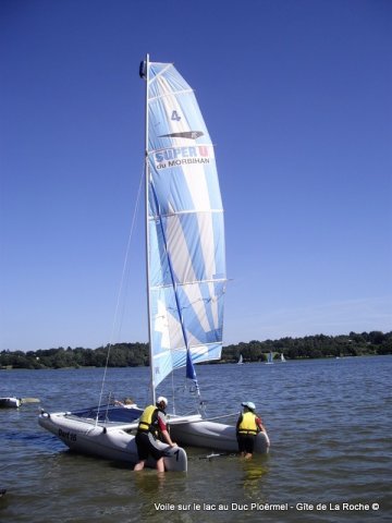 Voile sur Le Lac au Duc de Ploërmel